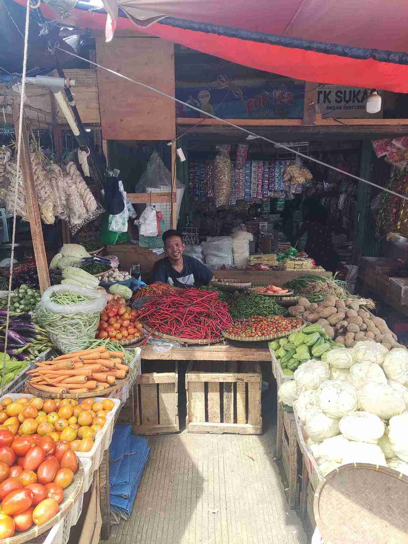 Jelang Idul adha, Harga Tomat dan Rampai di Pasar Gintung Naik 50 Persen
