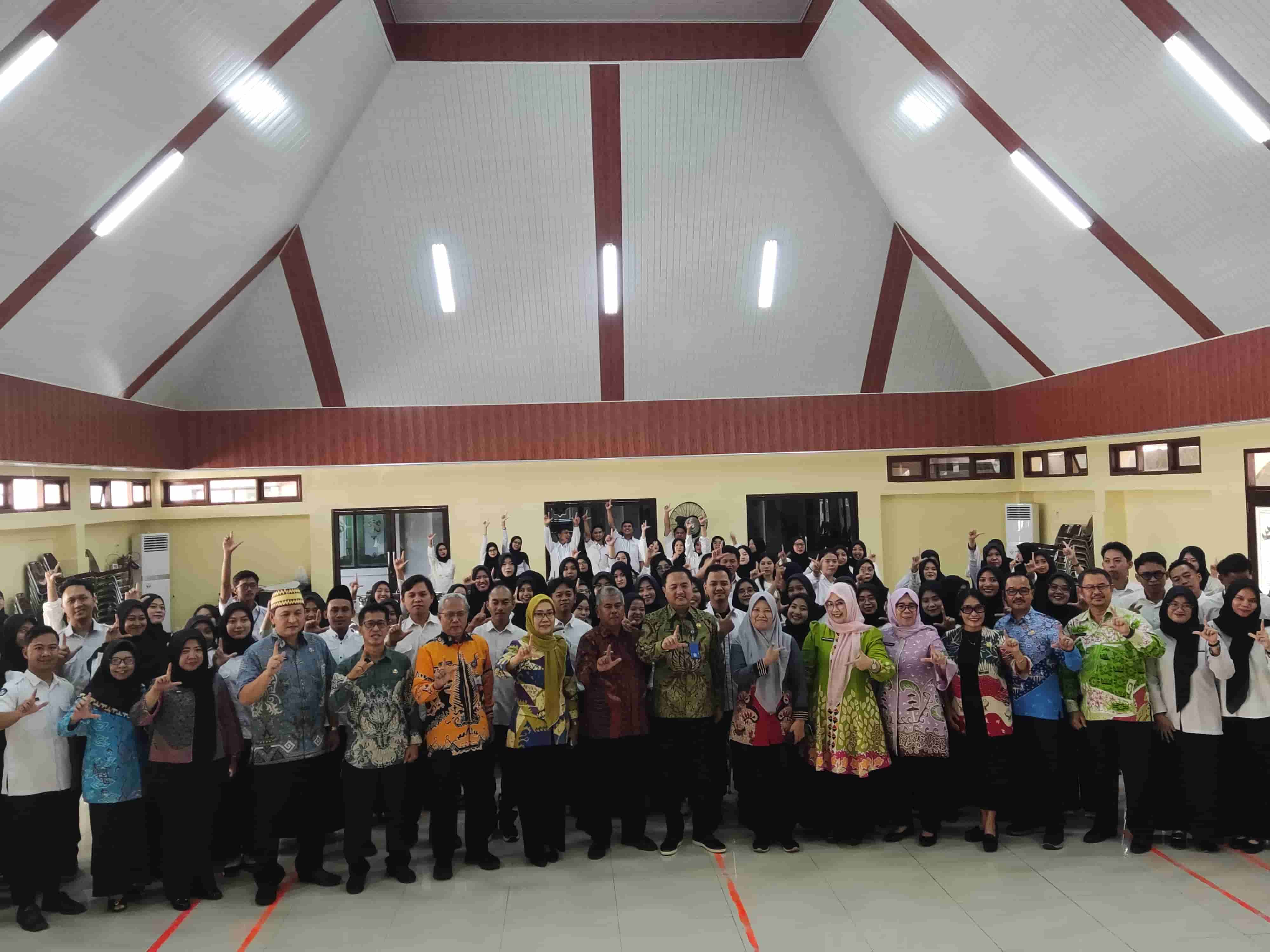 Disdik Lampung Lepas 120 Tenaga Muda Siap Mengajar Hingga ke Pelosok