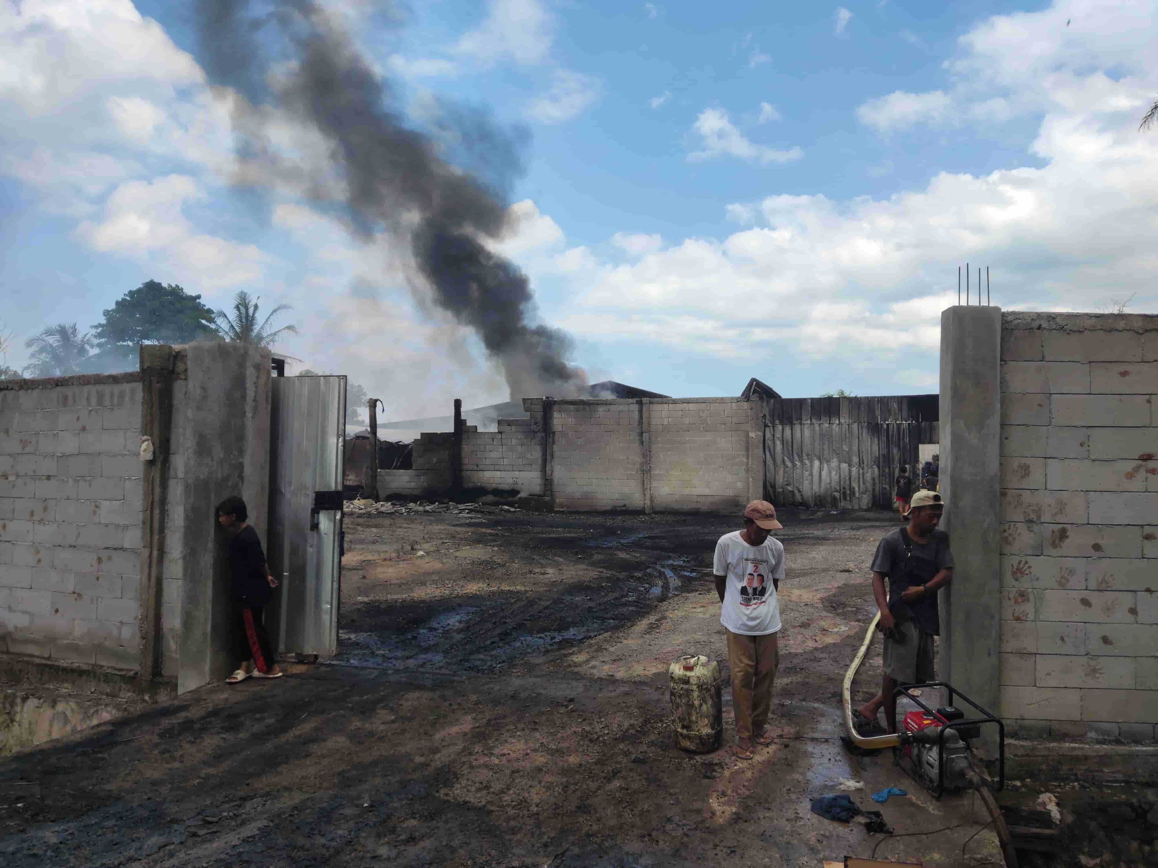 Gudang Diduga Penimbun Solar Ilegal Terbakar Hebat