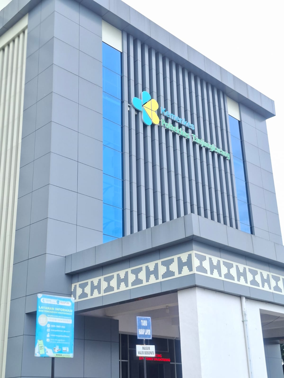 Dikonfirmasi Wartawan, Pejabat Poltekes Mendadak WFH