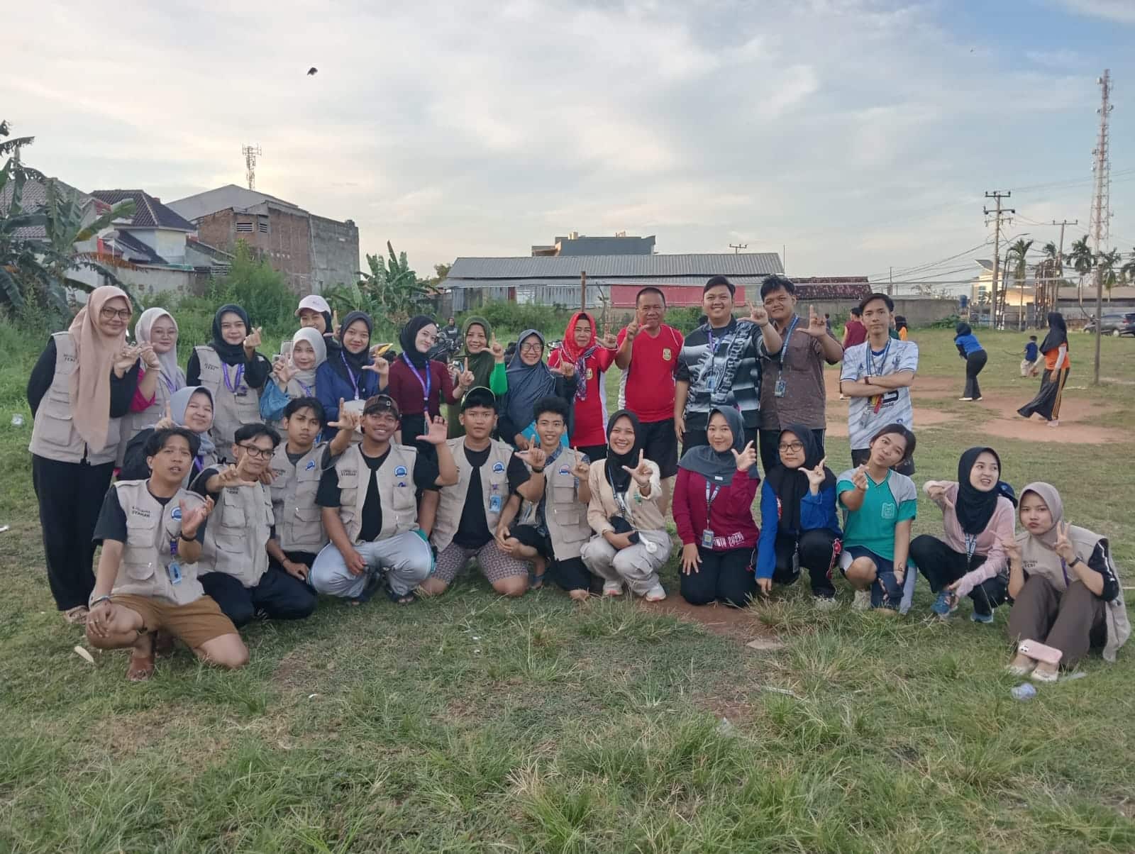 Kelurahan Labuhan Ratu Raya Bersama Mahasiswa KKN Rencanakan Pembuatan Resapan Air