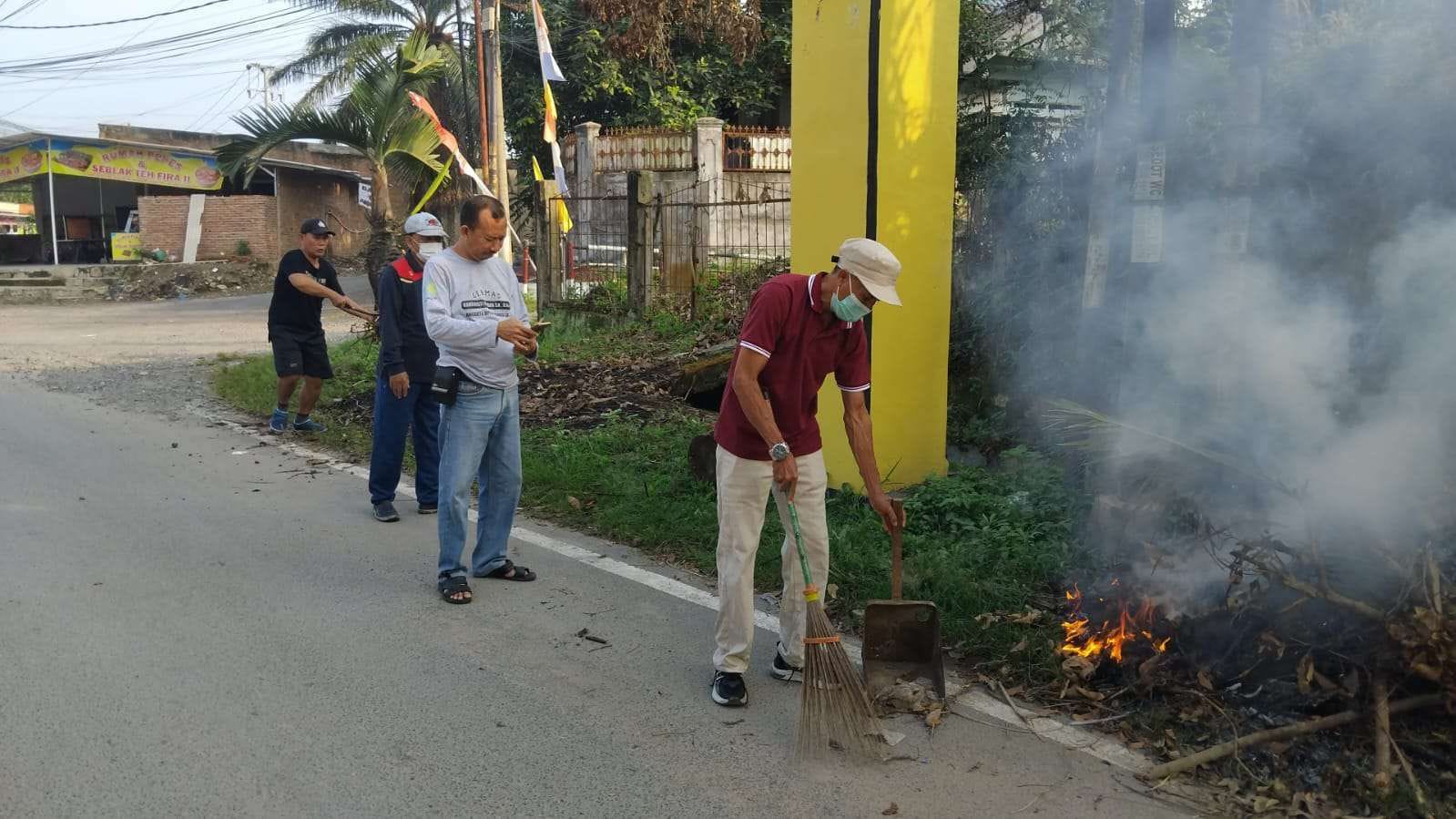 Kelurahan Sukabumi Lakukan Kegiatan Rutin Giat Bersih-bersih