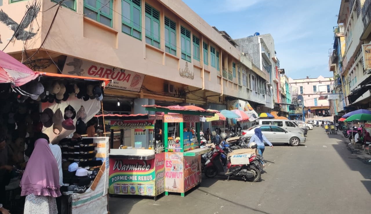 Aktivitas Perdagangan di Pasar Tengah Normal Kembali