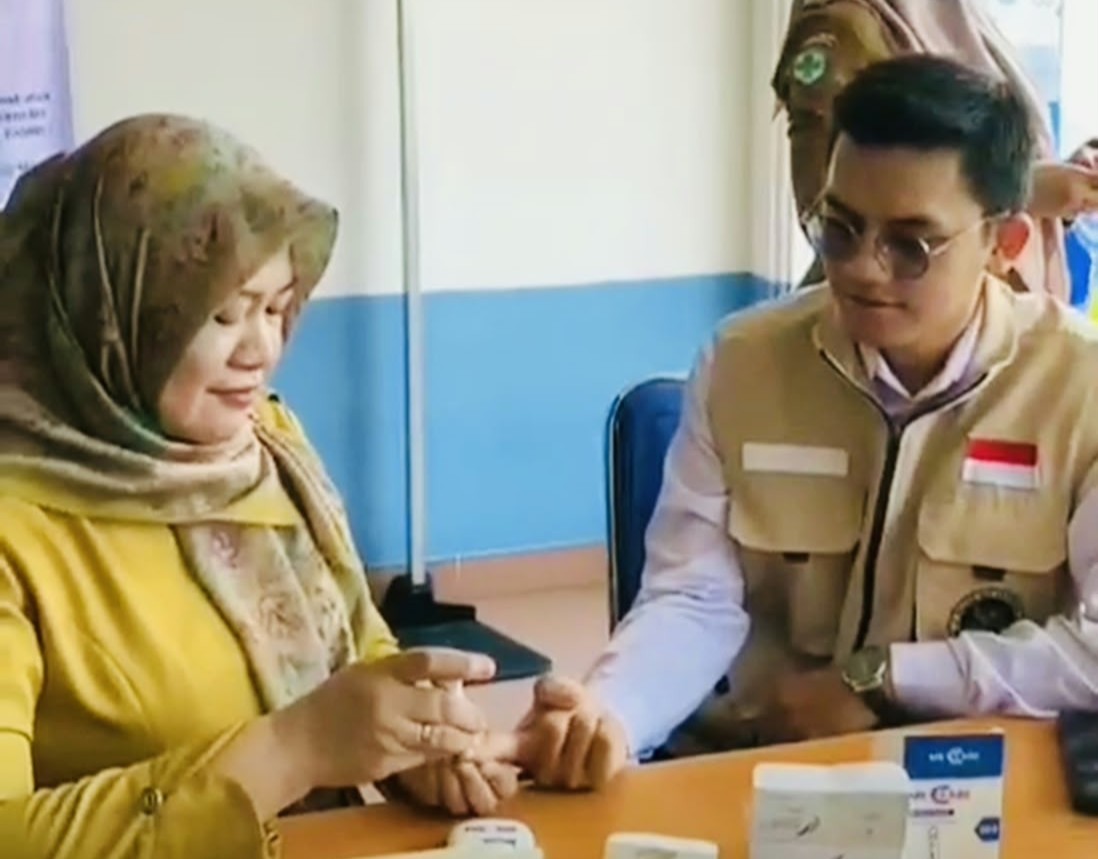 Puskesmas Kebon Jahe Gelar Pemeriksaan Kesehatan Gratis bagi Petugas SPPG 05