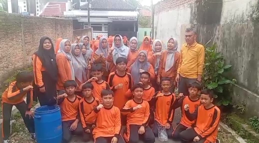 SDN 3 Kemiling Permai Laksanakan Jumat Bersih