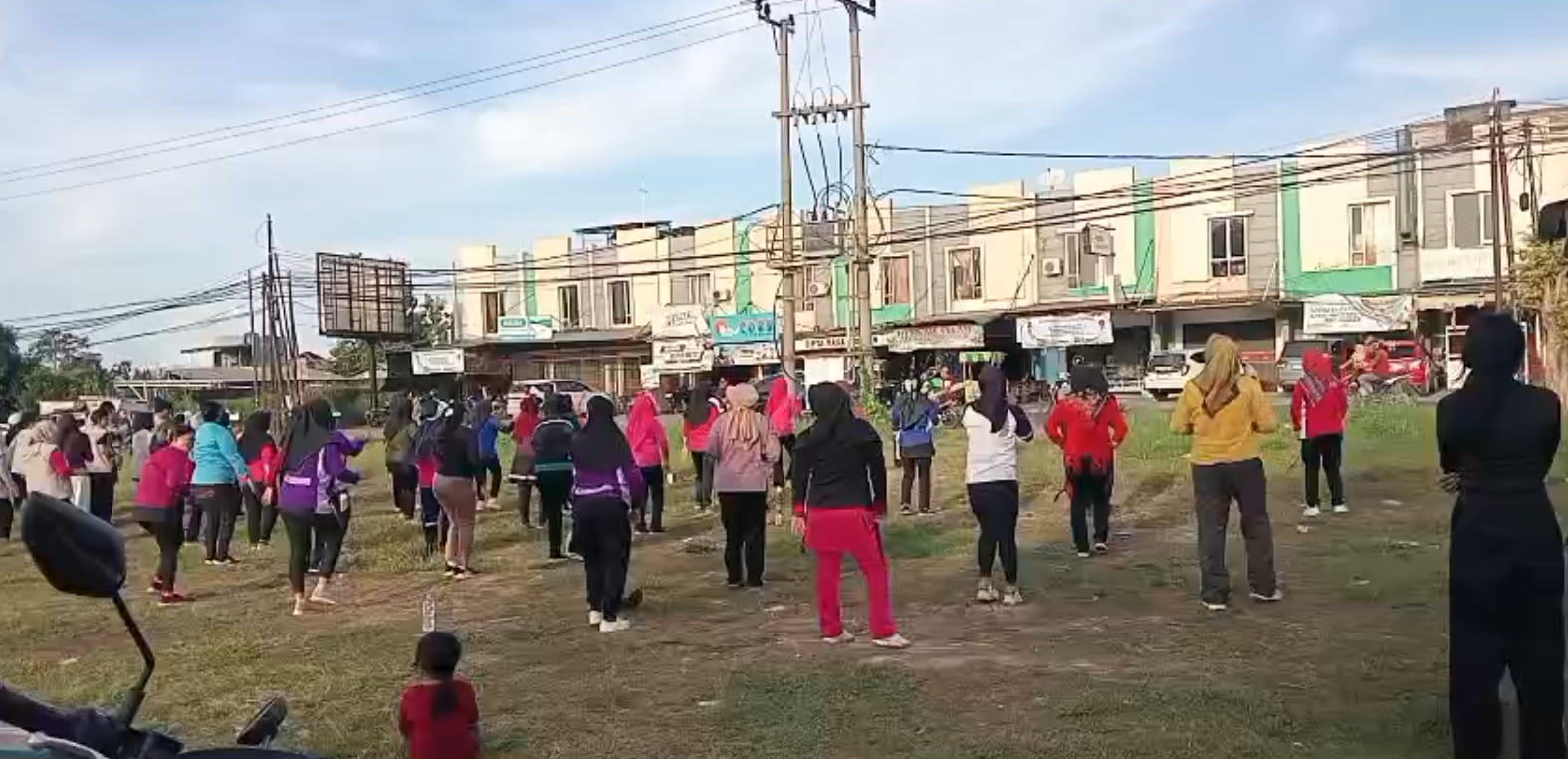 Kelurahan Labuhan ratu Raya Gelar Senam Bersama