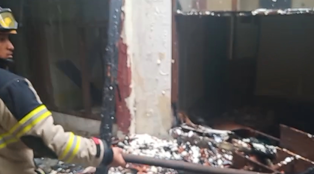 Gedung Kosong Milik Kejari di Teluk Betung Selatan Terbakar