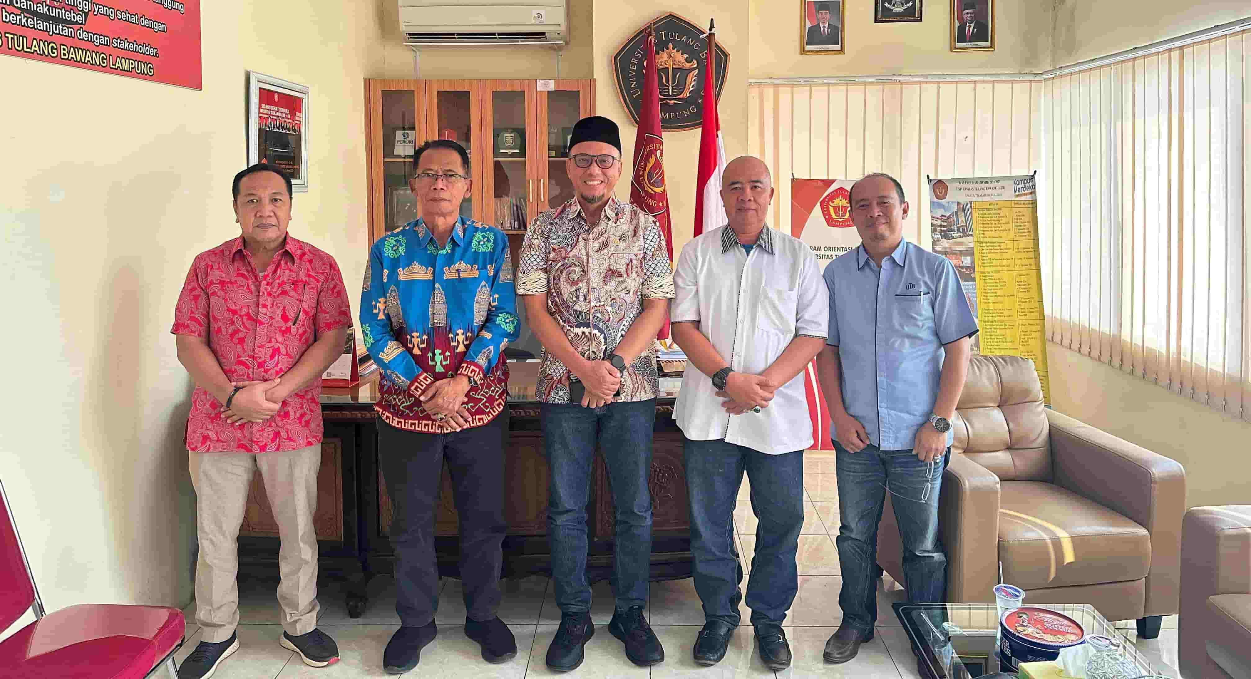 Senator Dorong UTB Jadi Garda Depan Pendidikan Berkualitas