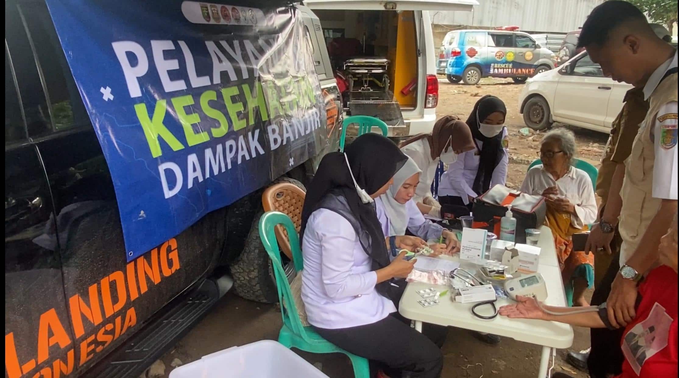 Relawan di Lampung Gelar Posko Pengobatan Gratis di Bandar Lampung