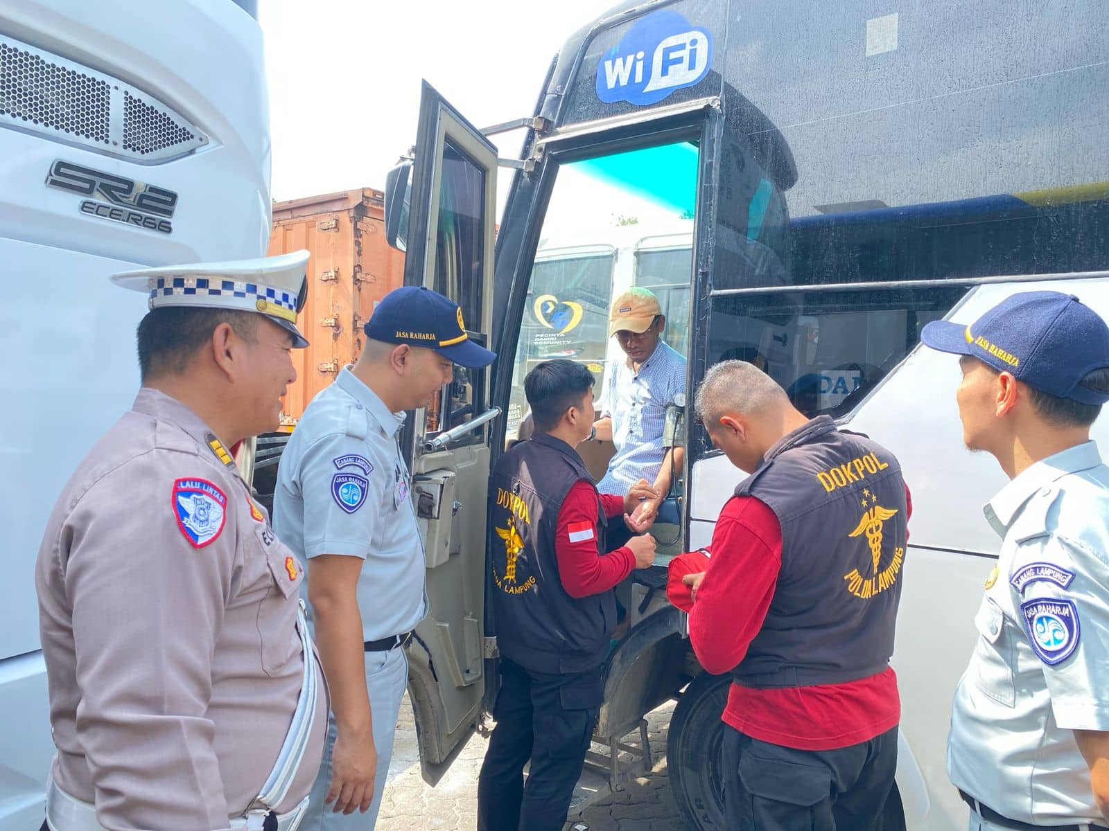 Ops Keselamatan Krakatau Pastikan Kesehatan Personel Operasi Dan Driver Bus Transportasi Umum