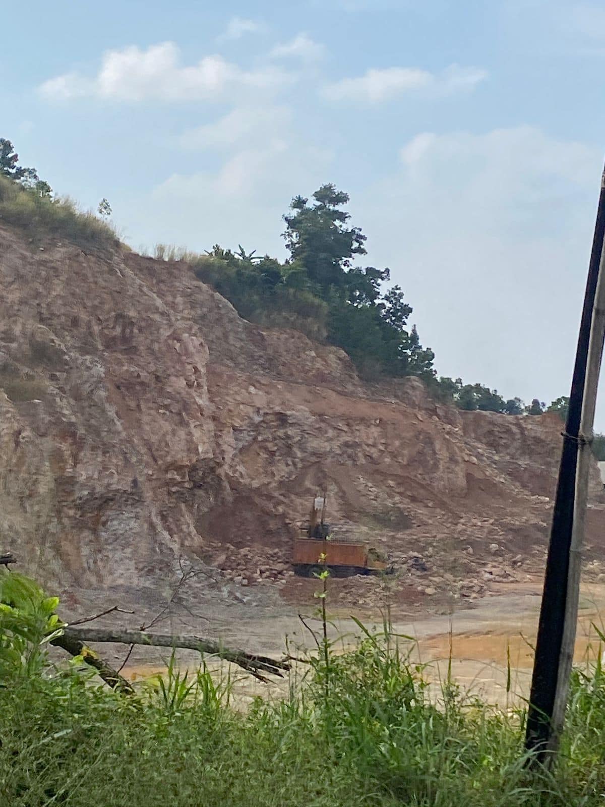 DLH Disebut Tutup Tambang Ilegal, tapi Aktivitas Masih Jalan di Campang Raya