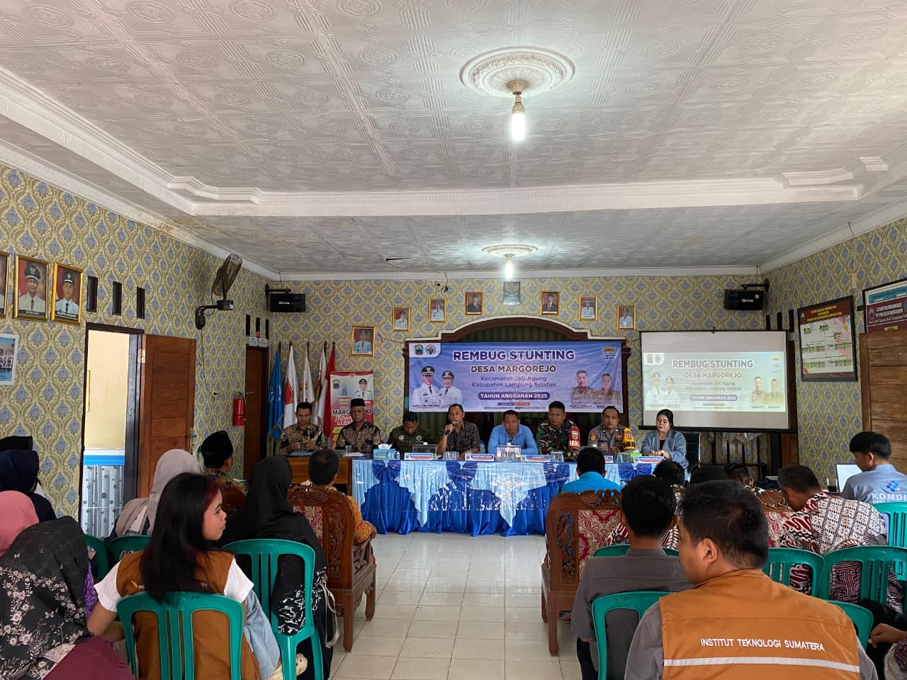 Bhabinkamtibmas Polsek Jati Agung Berperan Aktif dalam Rembug Stunting Desa Margorejo