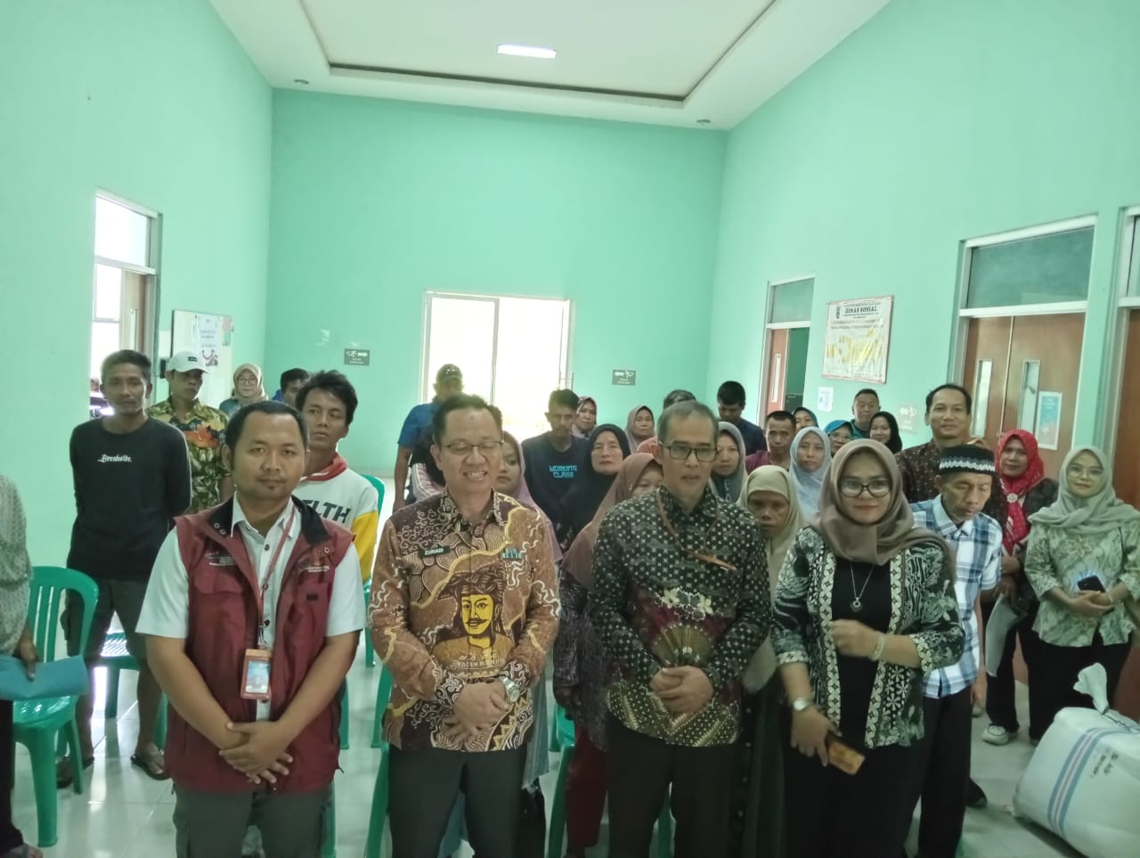 Kementerian Sosial Salurkan Bantuan ATENSI bagi Penyandang Disabilitas Binaan LKS Berkah Harapan di Pesawaran