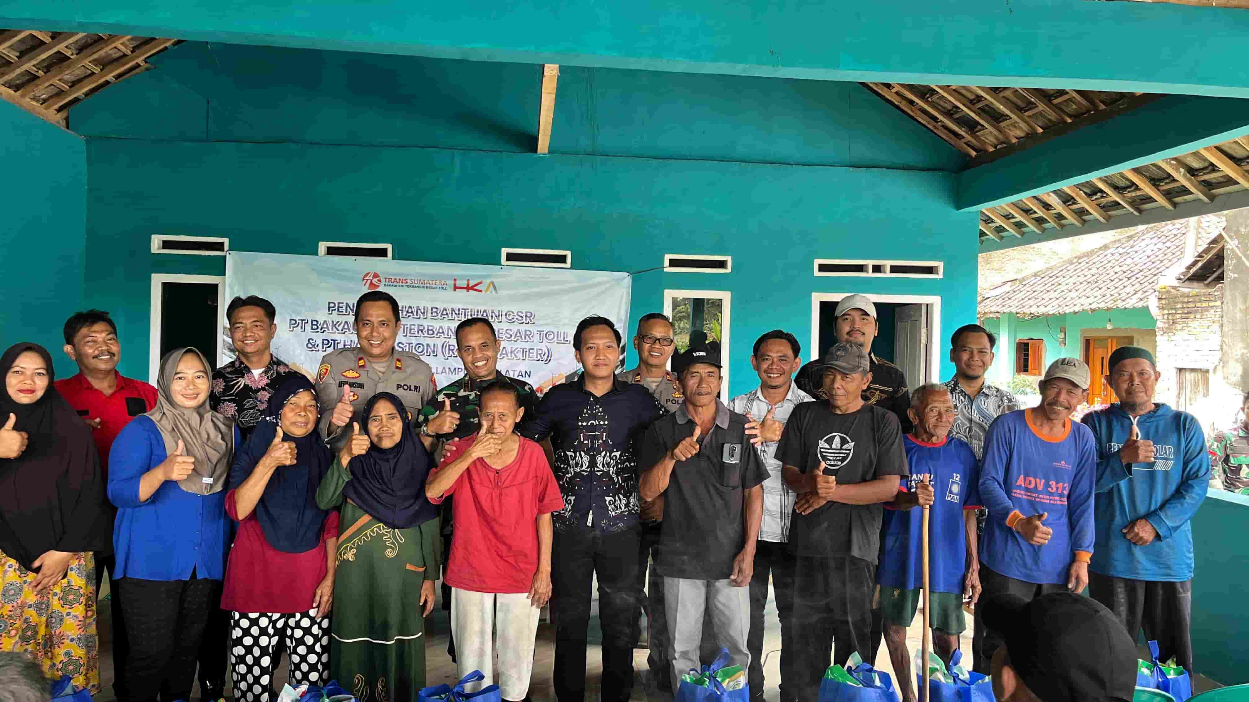 PT Hakaaston dan PT BTB Berikan Bantuan CSR di Dusun Buring