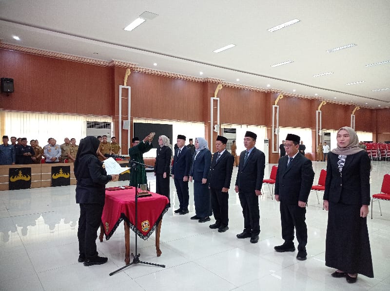 Wali Kota Eva Dwiana Lantik Pejabat Eselon II