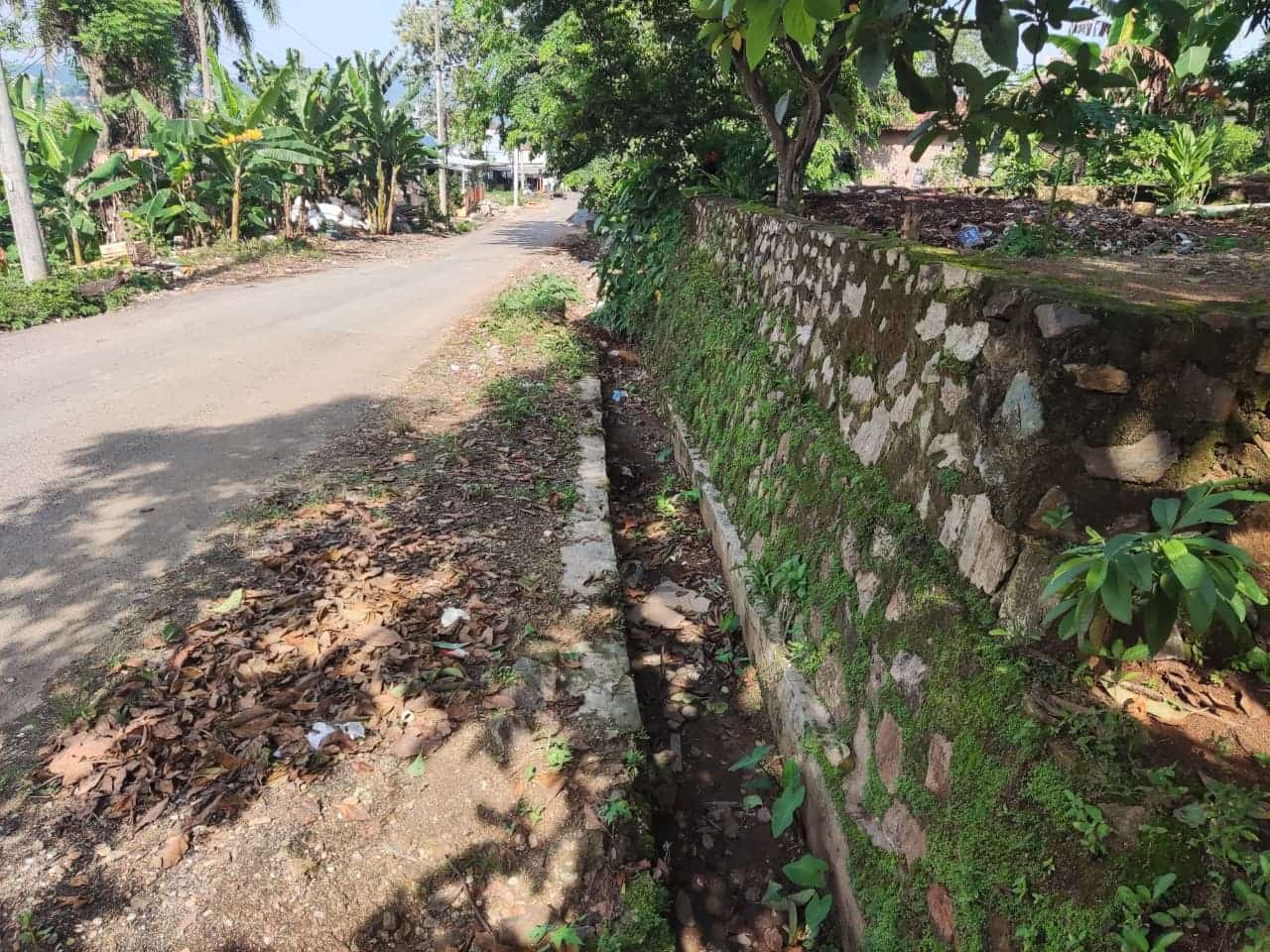 Drainase TPA Bakung Alirkan Bau Busuk
