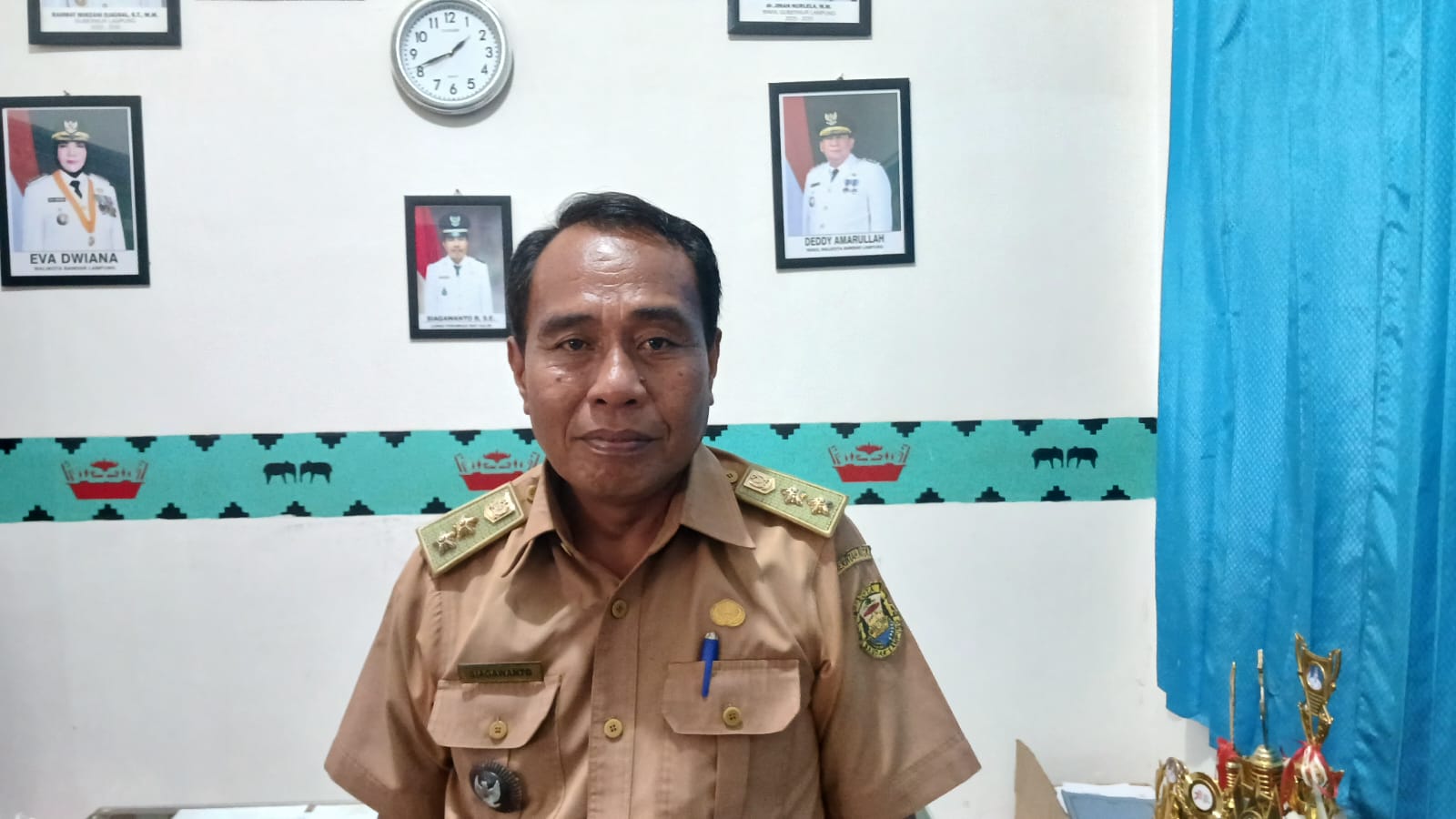 Warung Remang-remang di PKOR Didesak Ditutup