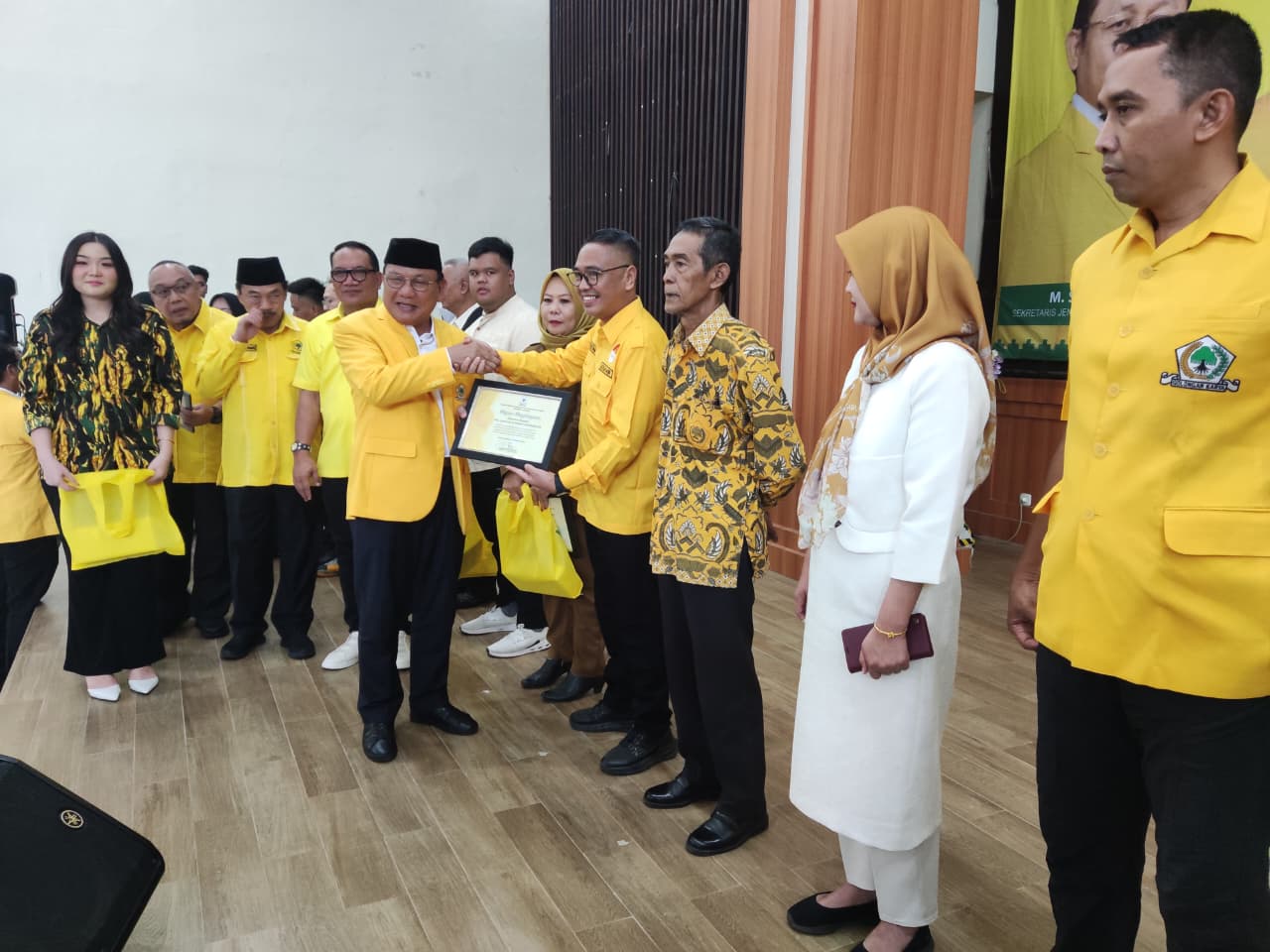 DPD Golkar Lampung Beri Penghargaan kepada 15 Tokoh Pendiri