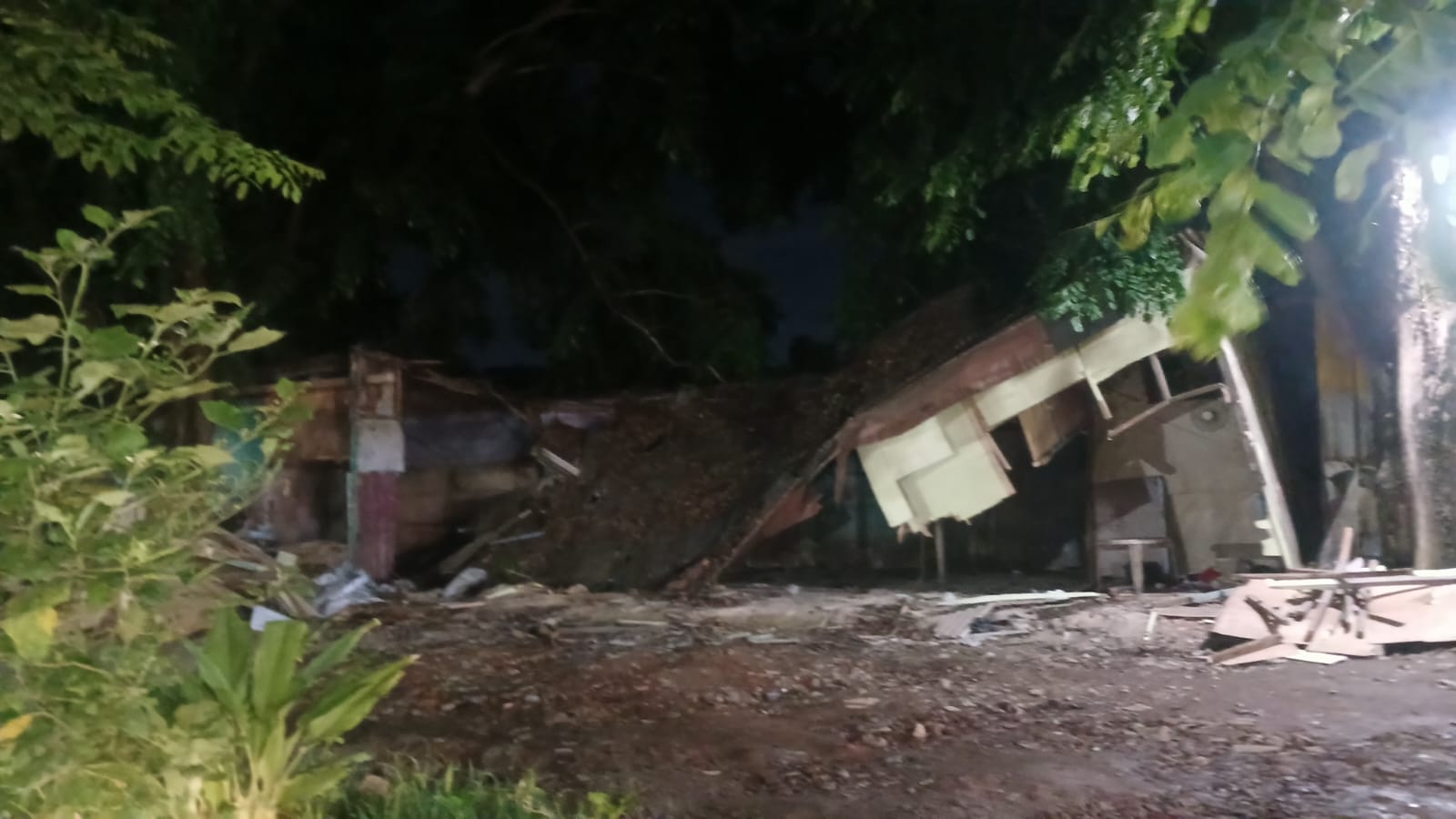 Kafe Remang-Remang di Way Halim Dibongkar Satpol PP