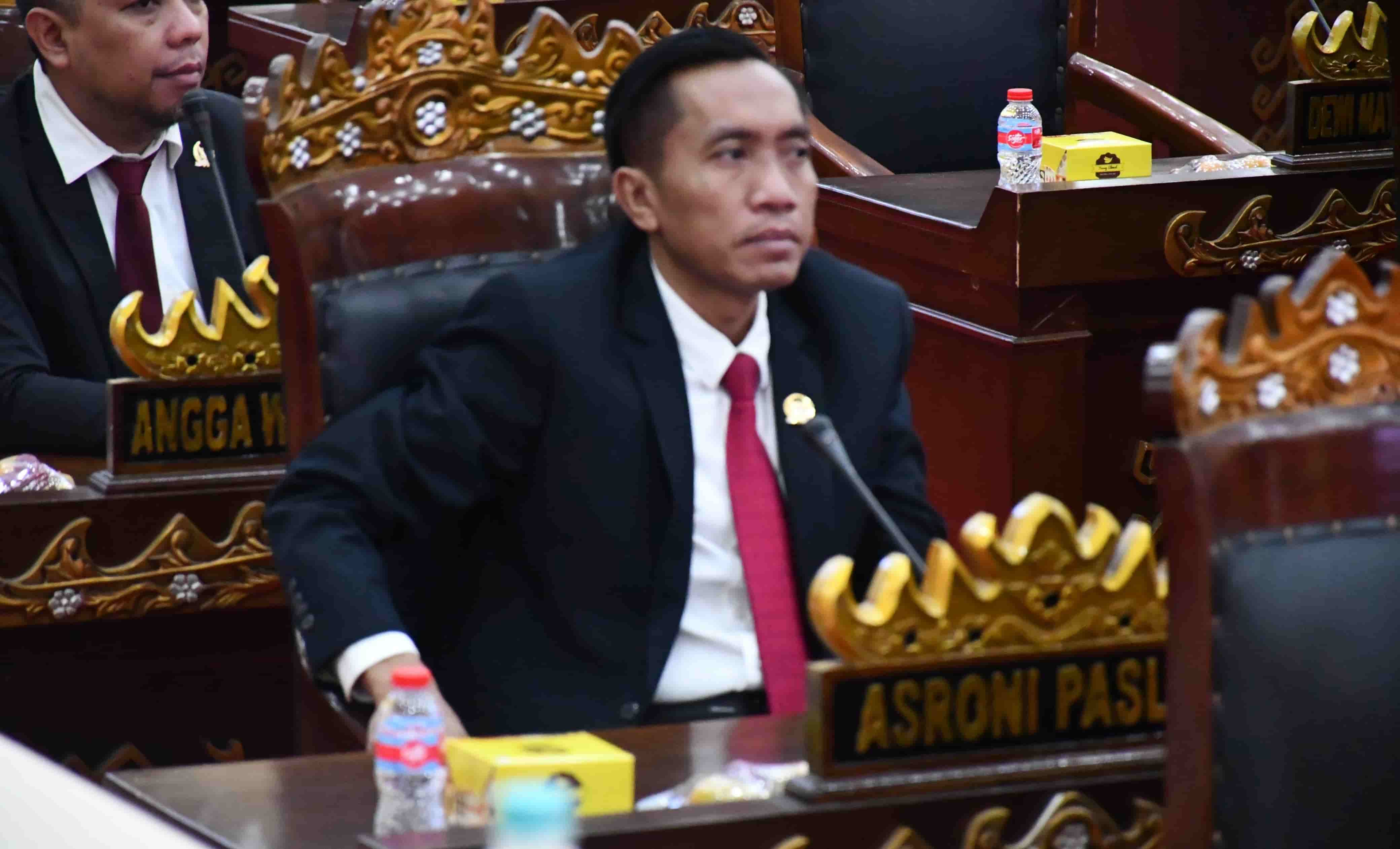 Eva Diminta tegas Soal Uang Komite