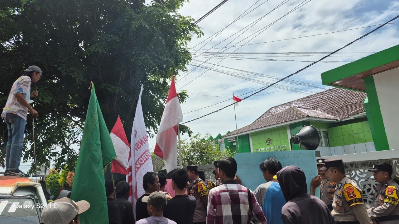 Kemenag Lampung Didemo Triga