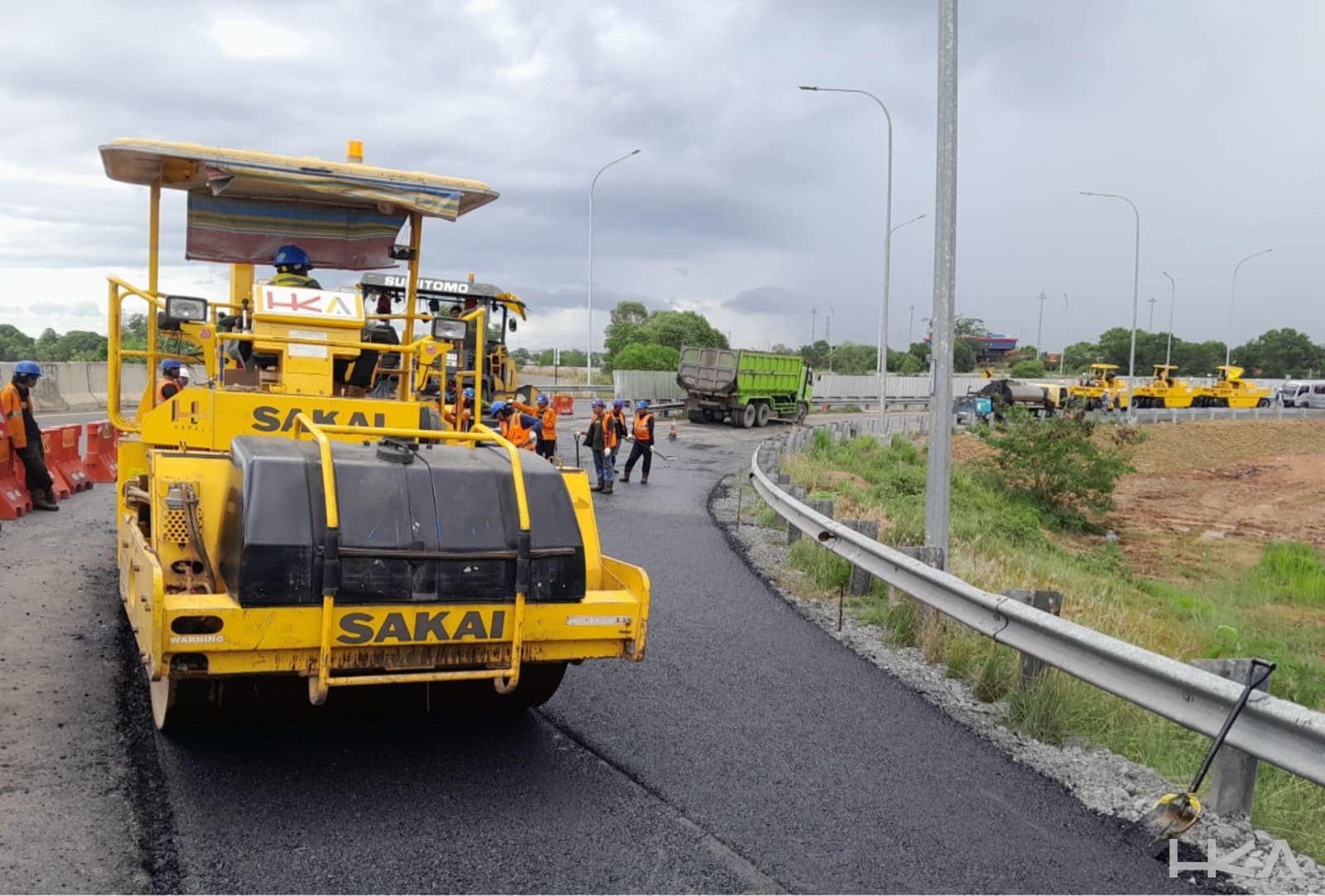 Standar Mutu Jalan Tol Diperkuat Lewat Pekerjaan Hotmix HKA di Palembang