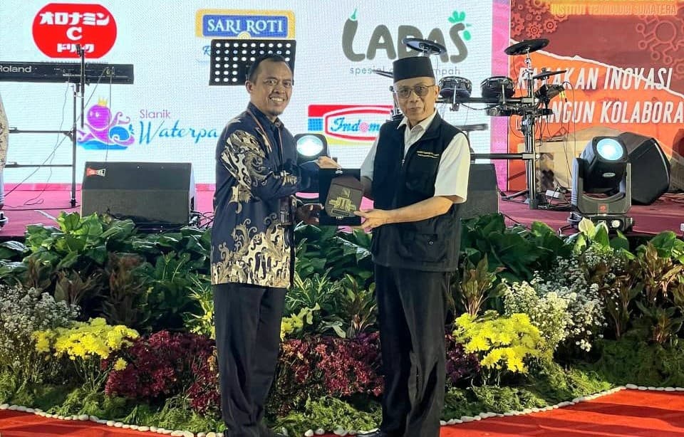 YBM BRILiaN Region 5 Bandar Lampung Raih Penghargaan Mitra Program Beasiswa dari ITERA