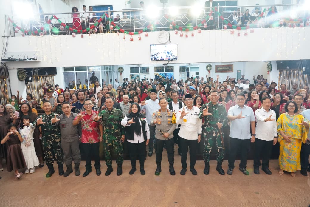 Danrem 043/Gatam Bersama Forkopimda Lampung Pantau Pengamanan Malam Natal 2025