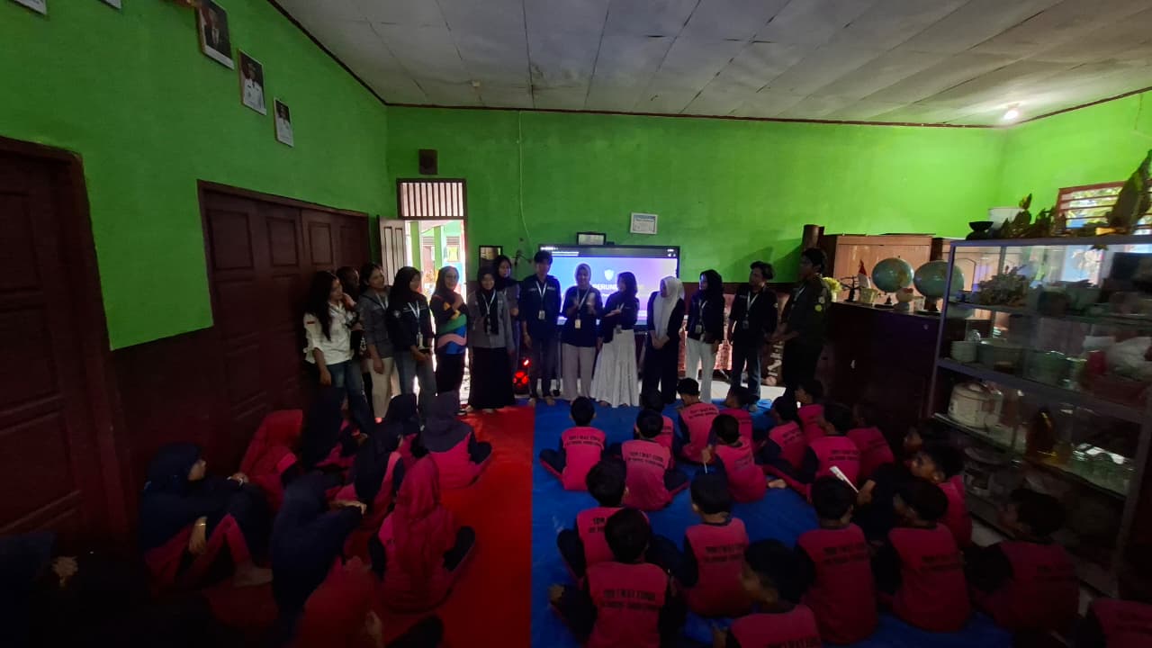 SDN 1 Way Lunik Rutin Senam Jumat Pagi Didampingi Mahasiswa KKN Unila