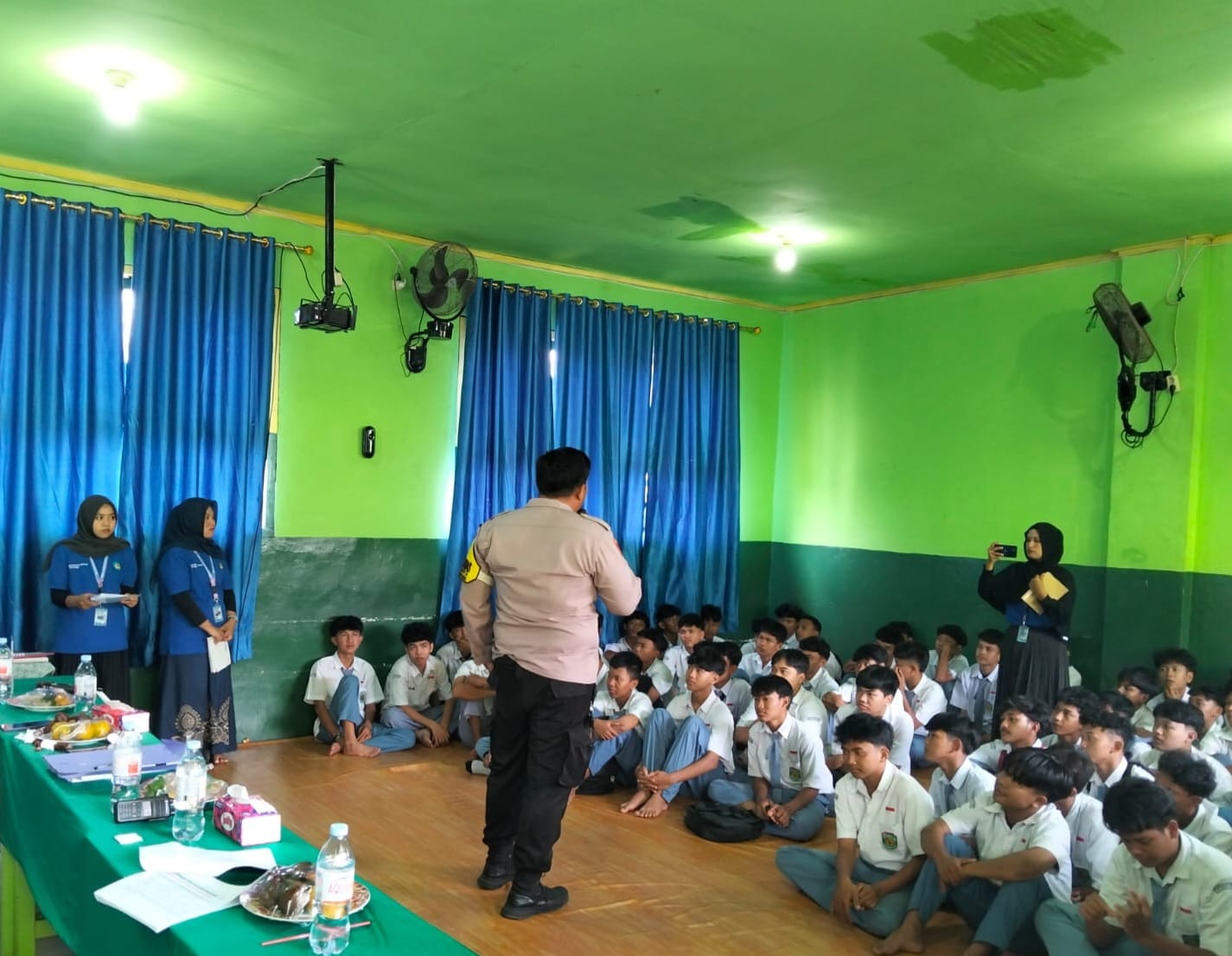 Polsek Teluk Betung Utara Sosialisasikan Pencegahan Kenakalan Remaja di STM Taman Siswa