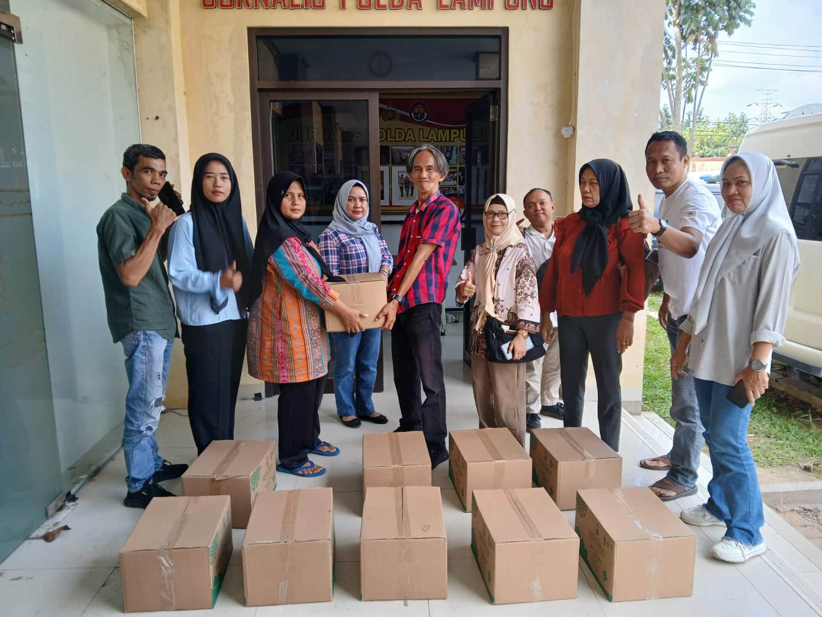 Polda Lampung Bagikan 209 Bingkisan untuk Jurnalis