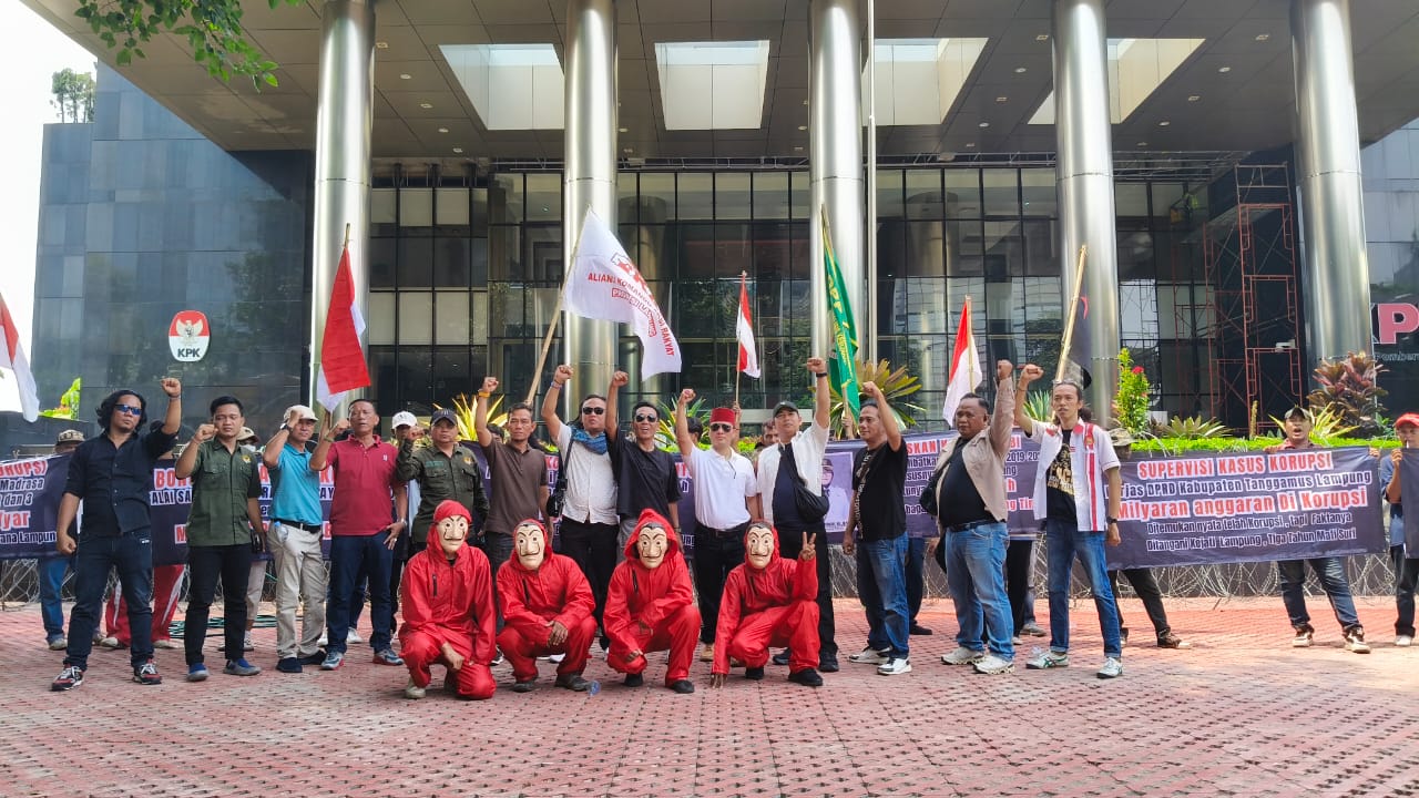 Aksi Tanpa Henti, Triga Lampung desak KPK Segera Tangkap Pelaku Korupsi di Lampung