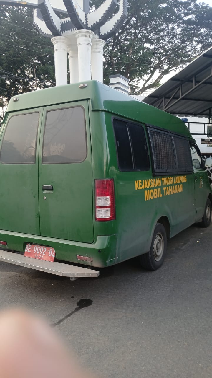 Mobil Tahanan Terparkir Ditengah Pemeriksaan Arinal