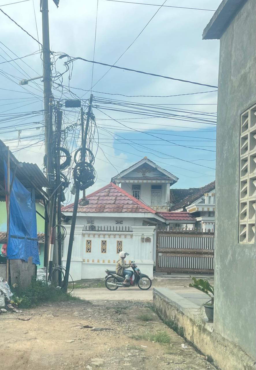 Tiang Wifi Myrepublic Makan Badan Jalan