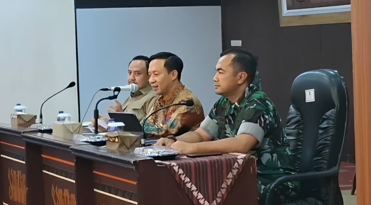 Warga Bakung Audiensi ke Pemprov Soal Konflik Lahan dengan TNI AU