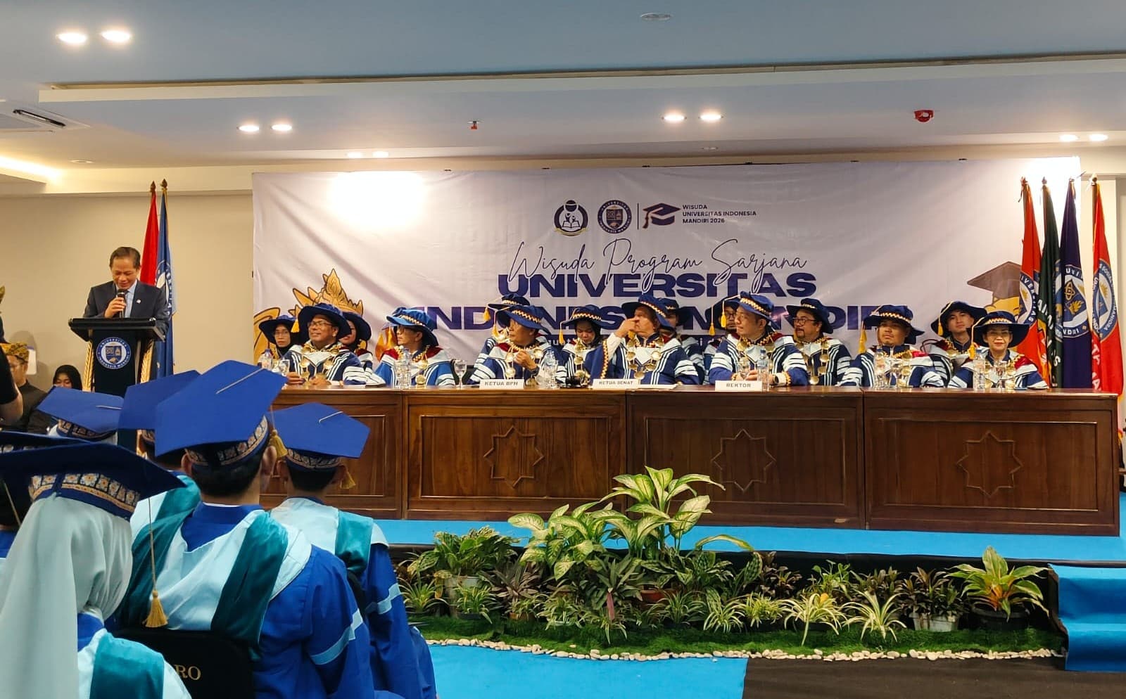 Wisuda Perdana Universitas Indonesia Mandiri Tahun 2026