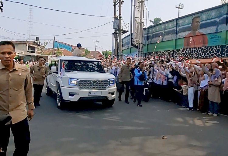 Prabowo Disambut Histeria Pelajar dan Emak-Emak