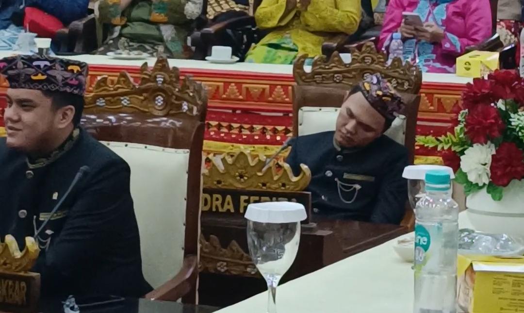 Indera Feriza, Legislator Tukang Molor
