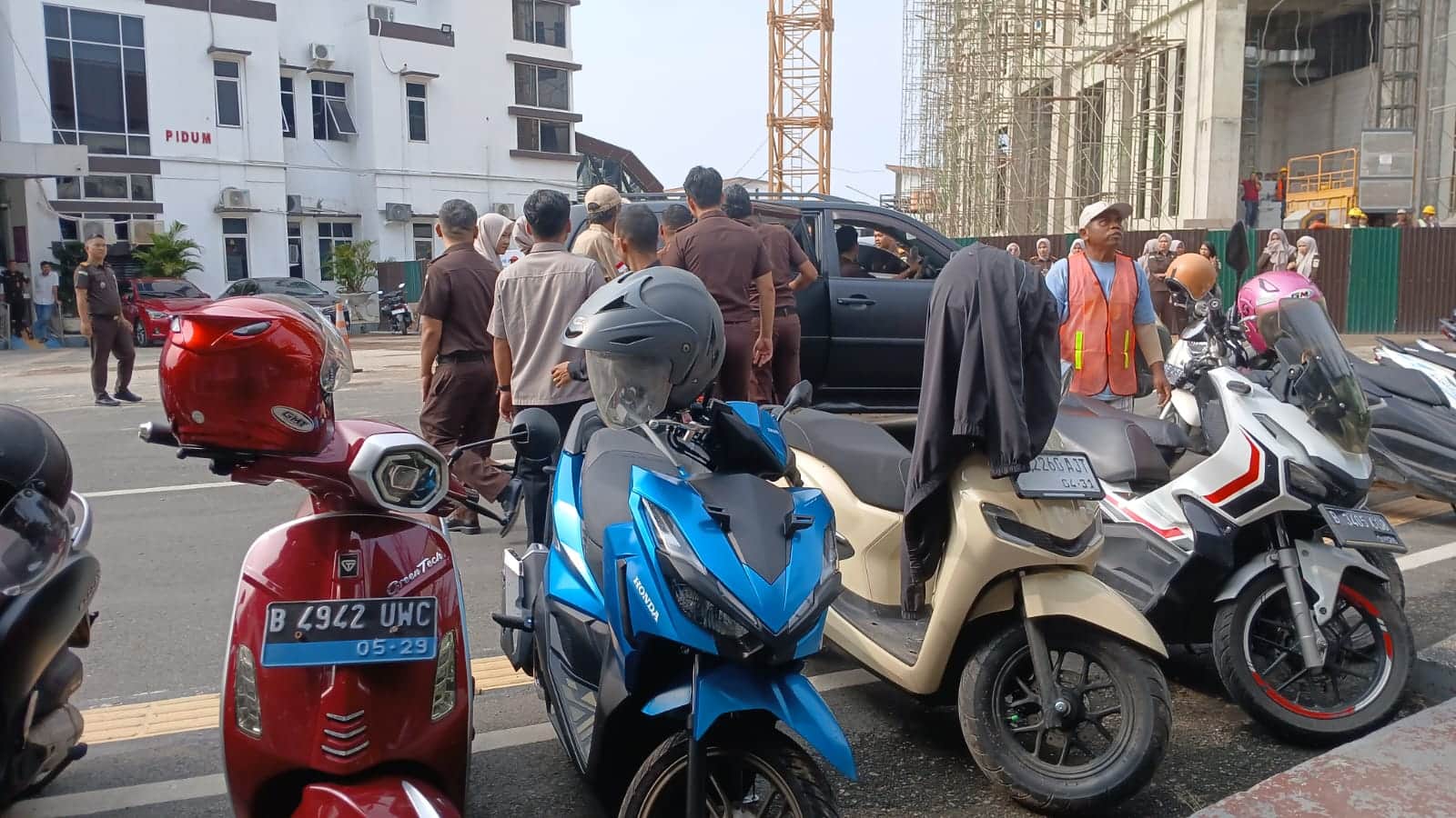 Pekerja Renovasi Gedung Kejati Lampung Diduga Tersengat Listrik