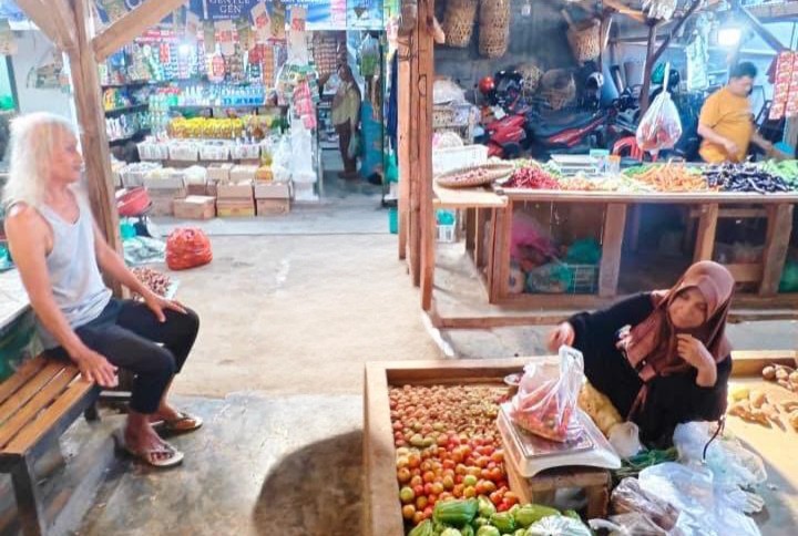 Sri Ningsih Soroti Kenaikan Harga Bahan Pokok