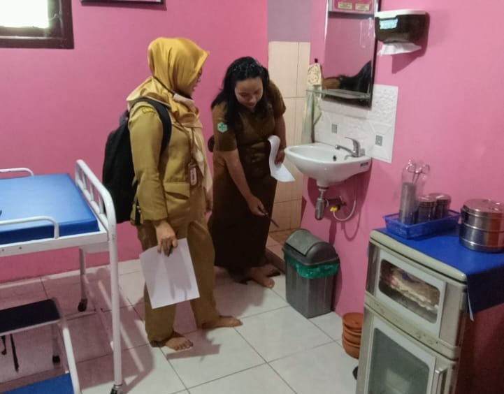 Puskesmas Way Kandis Lakukan Inspeksi Kesling dan Pengawasan Limbah Medis Infeksius di TPMB