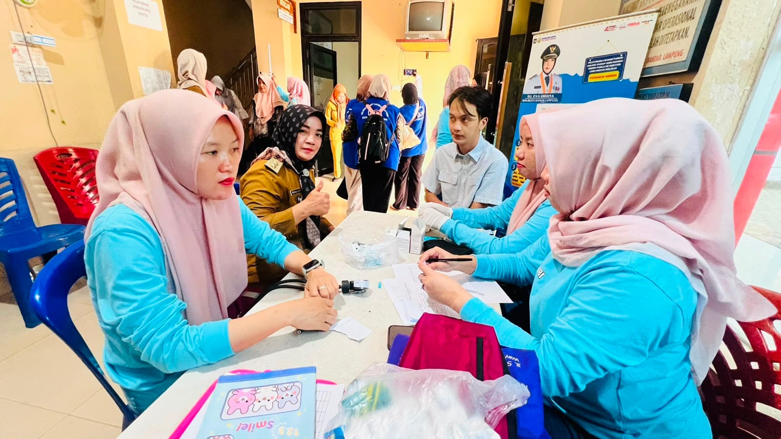 Tim Cek Kesehatan Gratis Puskesmas Rajabasa Indah Layani Warga dalam Rangkaian HUT ke-344 Kota Bandar Lampung