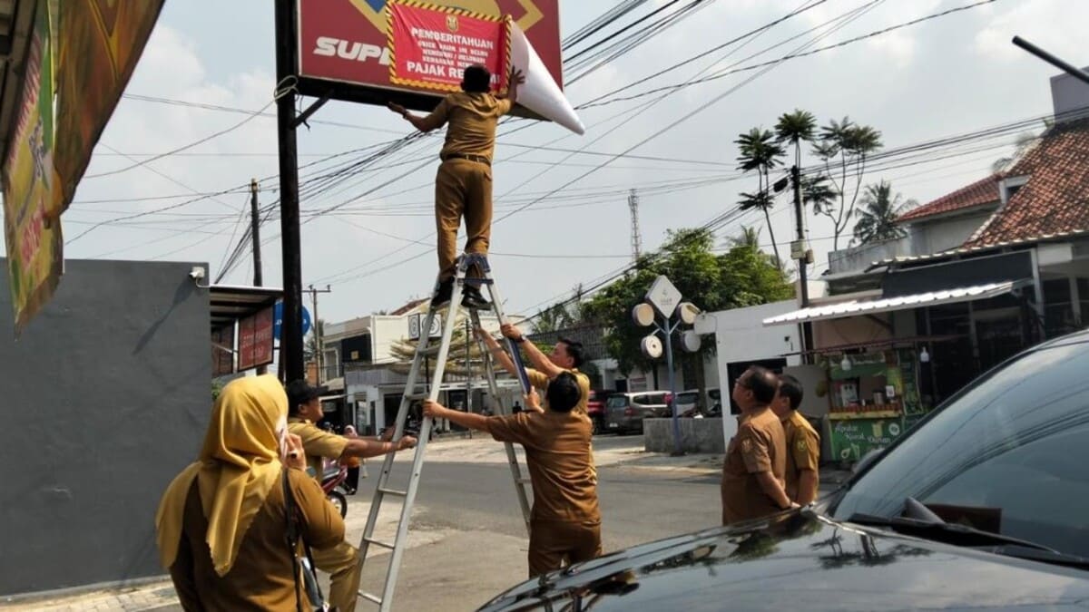 30 Titik Reklame Nunggak Pajak