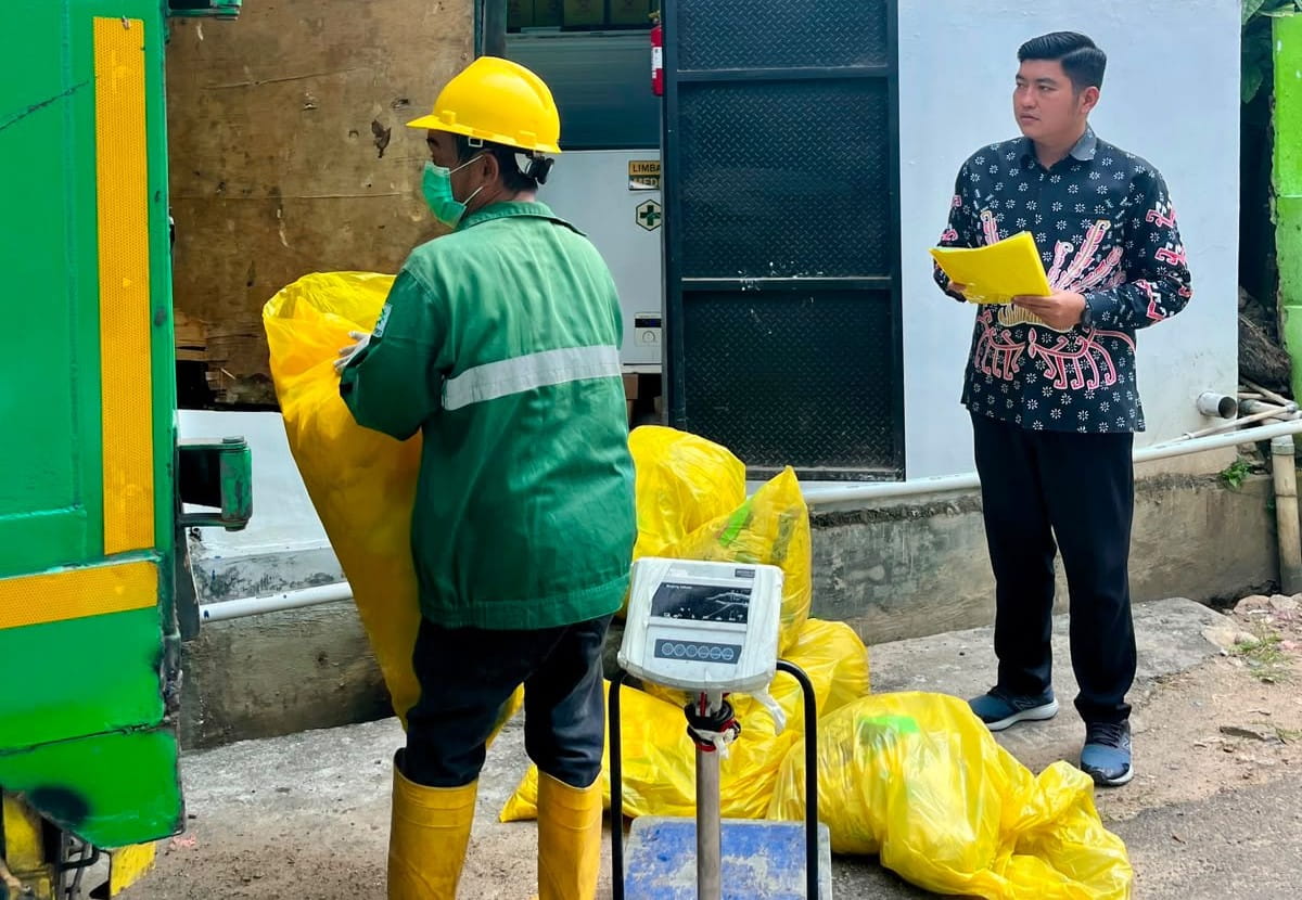 Puskesmas Rajabasa Indah Laksanakan Pengangkutan Limbah B3 Secara Rutin Demi Jaga Keselamatan dan Kelestarian