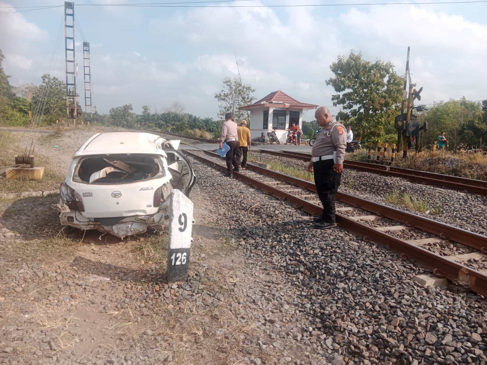 Polisi Selidiki Kecelakaan Maut Mobil vs KA Babaranjang di Lampung Utara