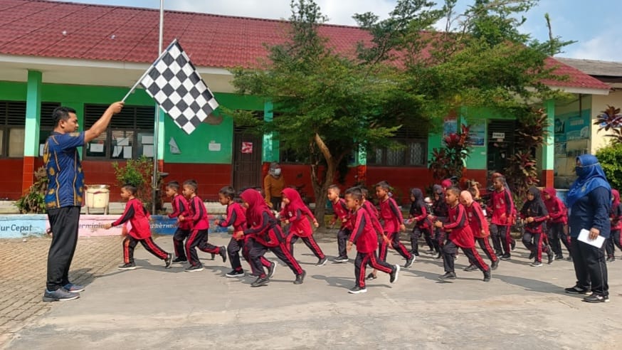UPT Puskesmas Segala Mider bersama SDN1 Gunung Terang melaksanakan Tes Kebugaran Anak Sekolah