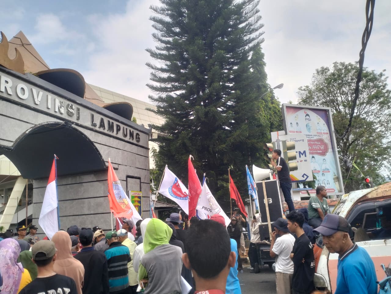 ALAM BAKA Gelar Aksi, Minta Evaluasi MBG dan Pengawasan Anggaran Diperketat