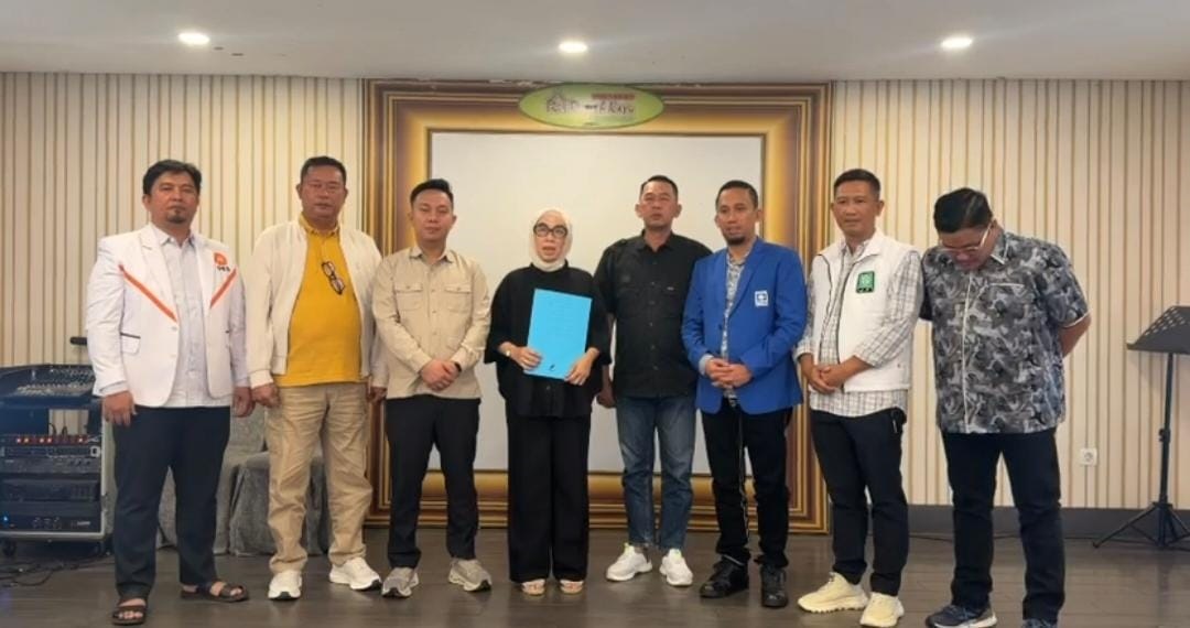 Partai Koalisi Serahkan Berkas Calon Wabup Kepada Bupati Way Kanan