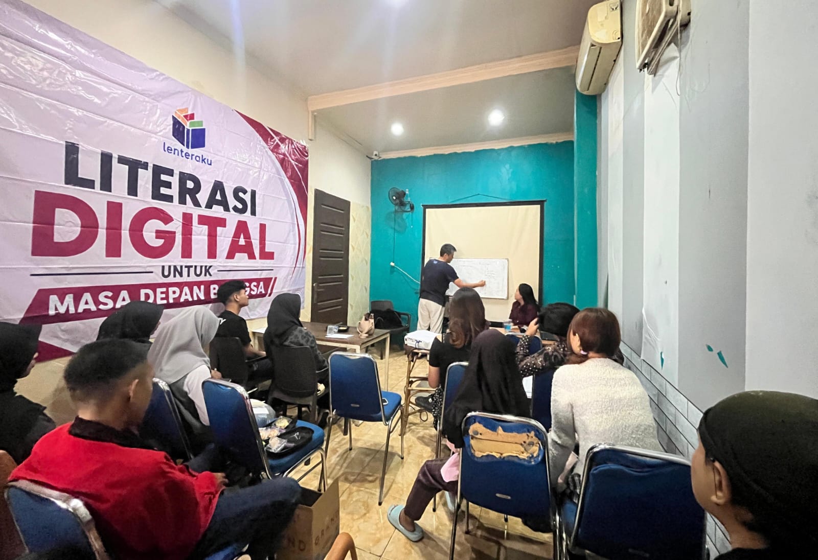 Lenteraku Gelar Workshop Penulisan