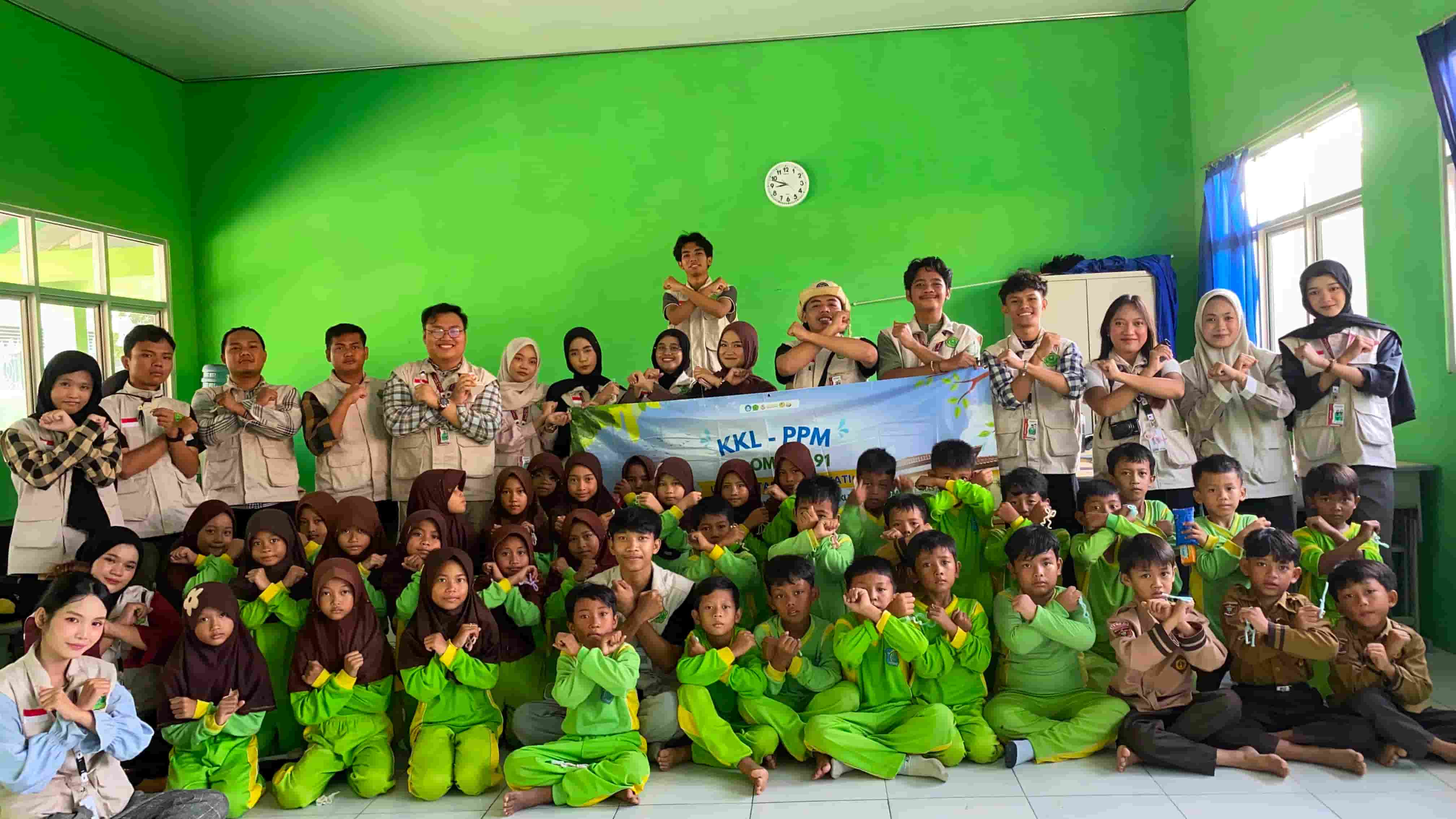Mahasiswa KKL PPM Kelompok 91 Ajak Siswa SDN 10 Metro Timur Hidup Bersih dan Sehat